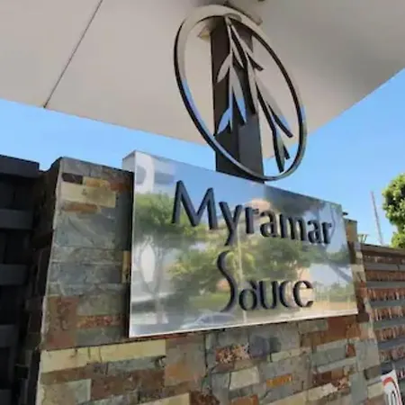 Con Piscina, Cerca Del Mar Y De 1 Centro Comercial Apartment