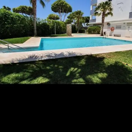 Con Piscina, Cerca Del Mar Y De 1 Centro Comercial *